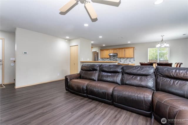 Property photo for 324 Kirkland Place Se, Renton photo 5