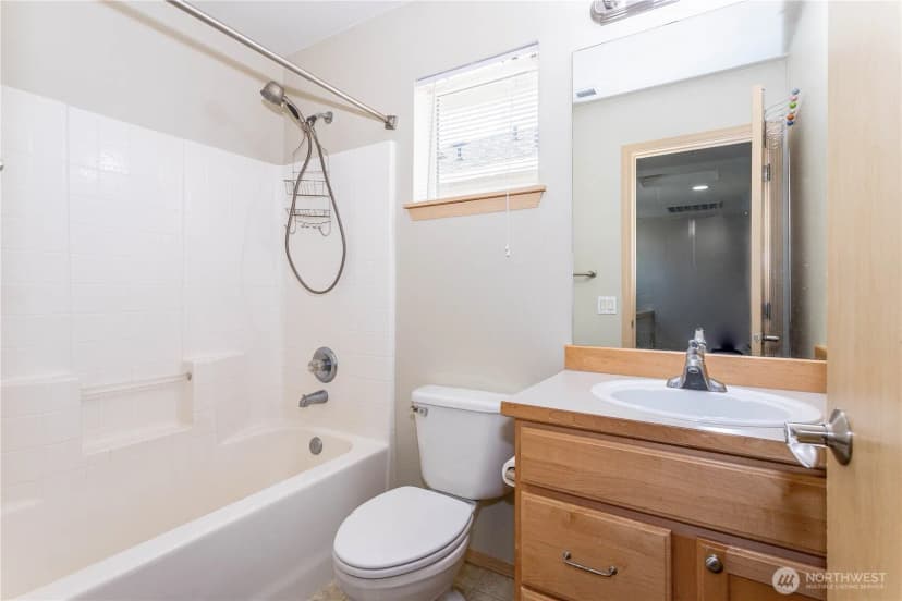 Property photo for 324 Kirkland Place Se, Renton photo 16