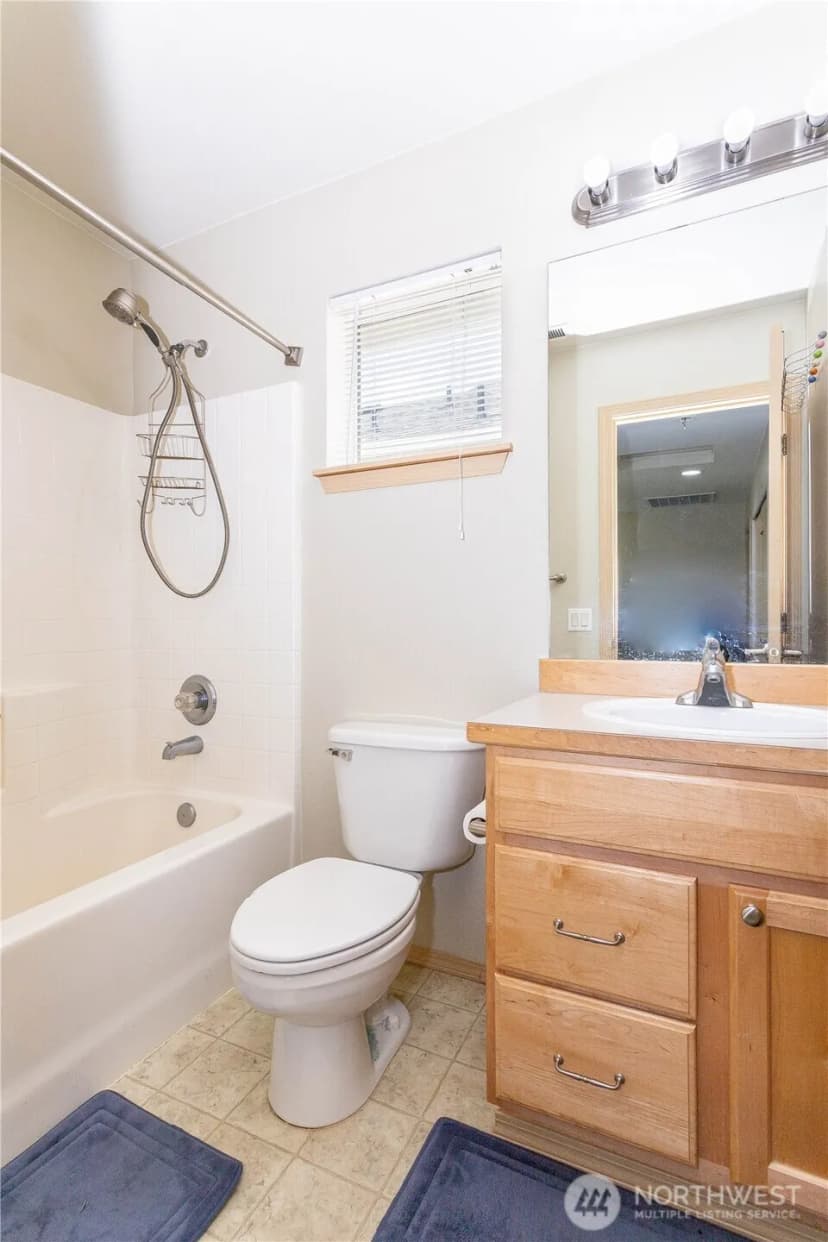 Property photo for 324 Kirkland Place Se, Renton photo 18
