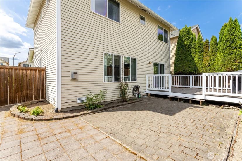 Property photo for 324 Kirkland Place Se, Renton photo 27