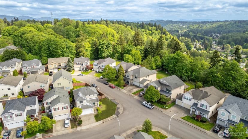 Property photo for 324 Kirkland Place Se, Renton photo 32