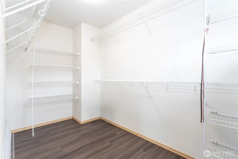 Property photo for 324 Kirkland Place Se, Renton photo 22