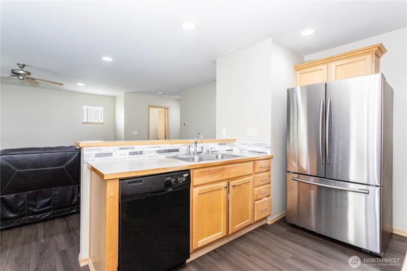Property photo for 324 Kirkland Place Se, Renton photo 8