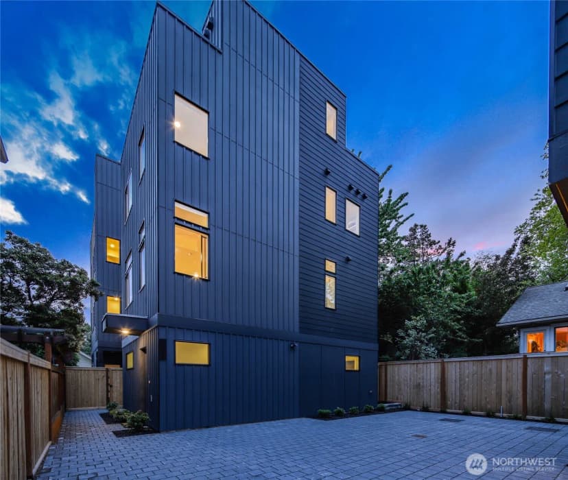 Property photo for 4529 Corliss Avenue N, Seattle