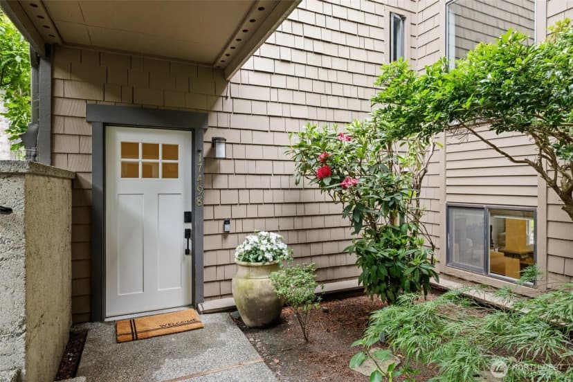 Property photo for 17498 Ne 40th Place #i1, Redmond photo 8