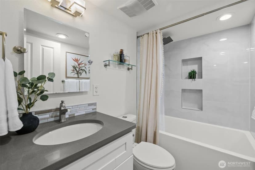 Property photo for 17498 Ne 40th Place #i1, Redmond photo 25