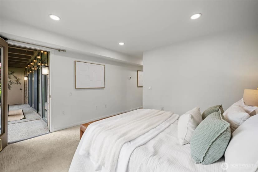 Property photo for 17498 Ne 40th Place #i1, Redmond photo 28