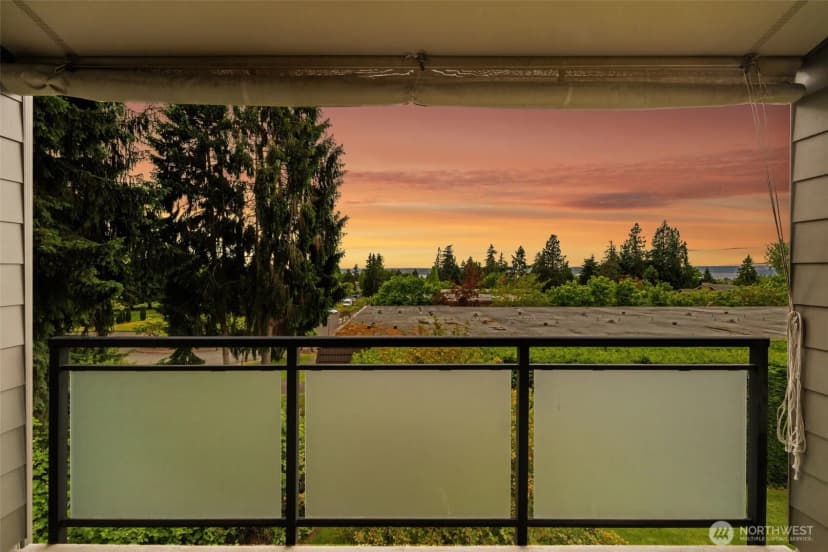 Property photo for 11226 Ne 68th Street #e, Kirkland photo 9