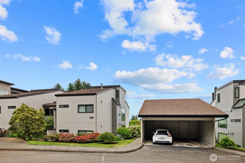 Property photo for 11226 Ne 68th Street #e, Kirkland photo 37