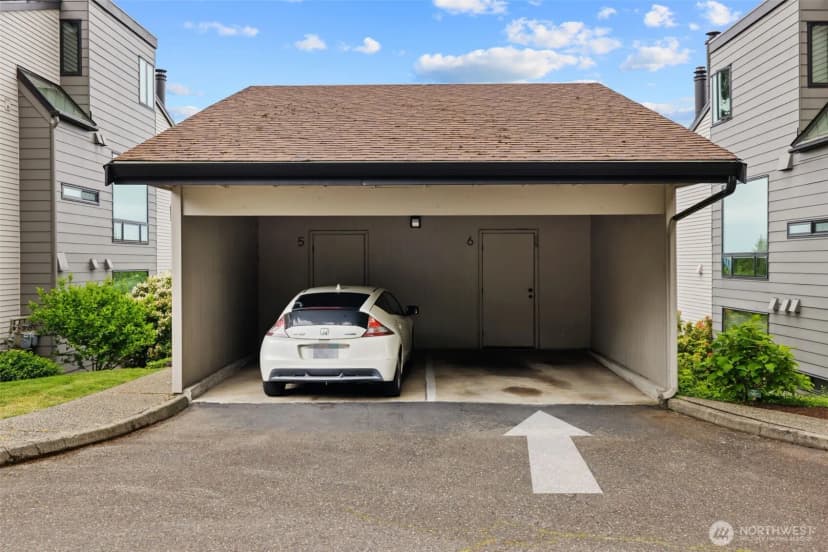 Property photo for 11226 Ne 68th Street #e, Kirkland photo 38