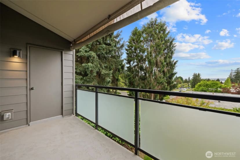 Property photo for 11226 Ne 68th Street #e, Kirkland photo 18