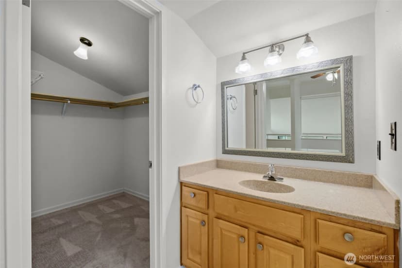 Property photo for 11226 Ne 68th Street #e, Kirkland photo 30