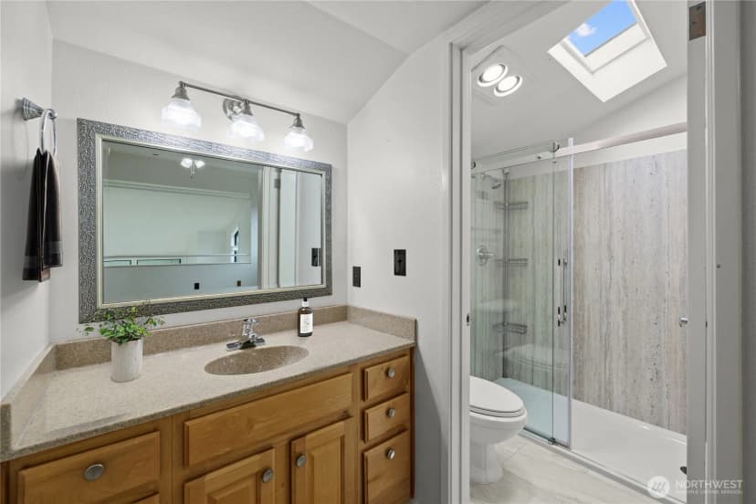Property photo for 11226 Ne 68th Street #e, Kirkland photo 28