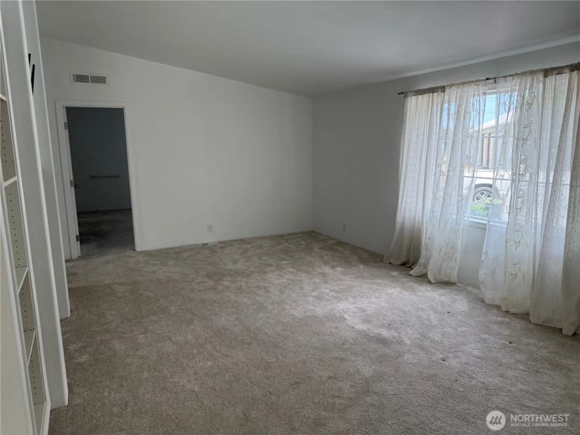Property photo for 77 Clemons Road #105, Montesano photo 10