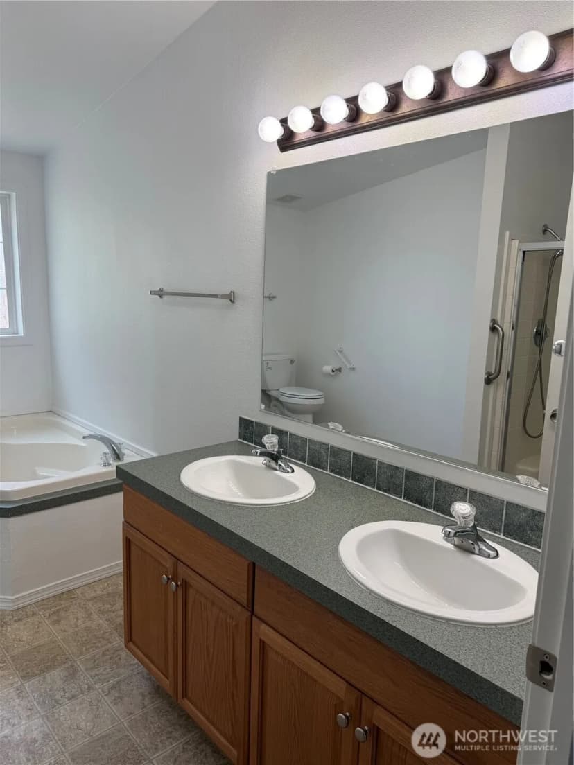 Property photo for 77 Clemons Road #105, Montesano photo 14