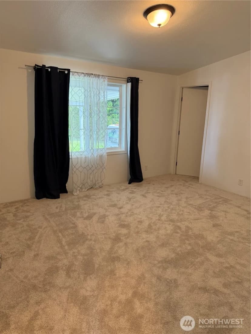 Property photo for 77 Clemons Road #105, Montesano photo 18