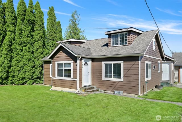 Property photo for 406 W Main Street, Everson