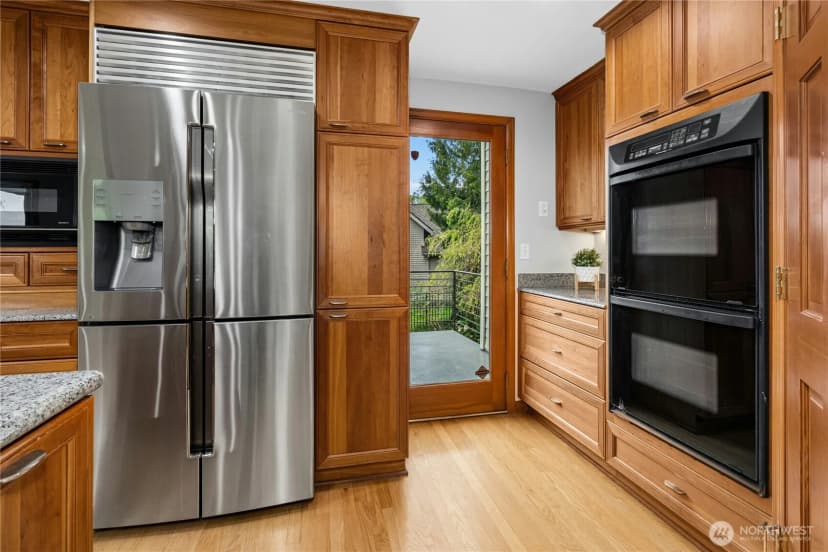 Property photo for 20005 Ne 42nd Street, Sammamish photo 13