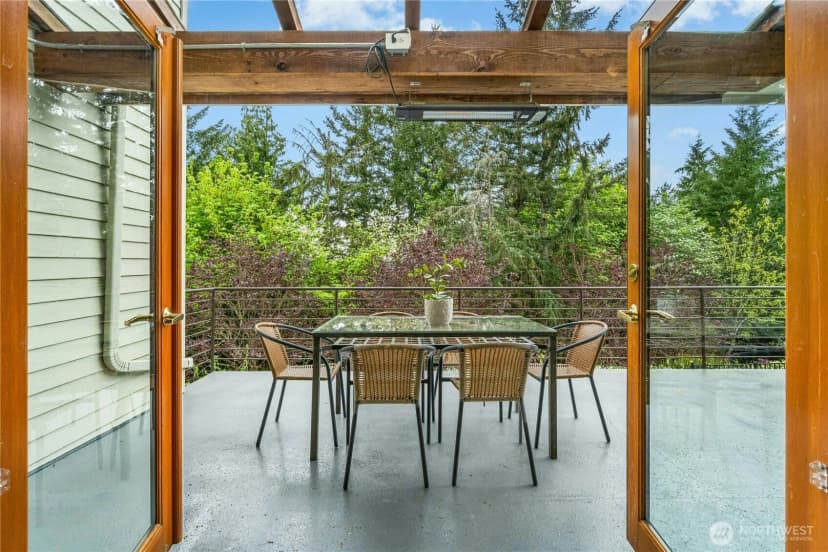 Property photo for 20005 Ne 42nd Street, Sammamish photo 9