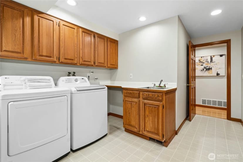 Property photo for 20005 Ne 42nd Street, Sammamish photo 17