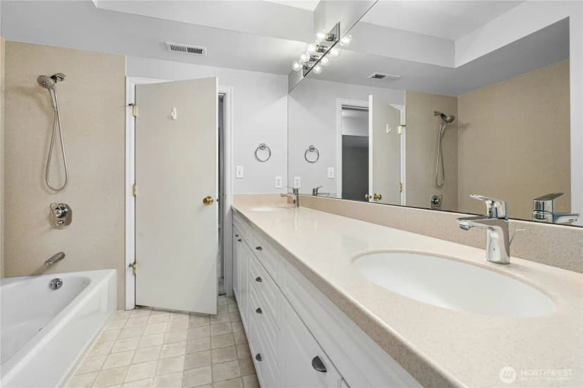 Property photo for 20005 Ne 42nd Street, Sammamish photo 31