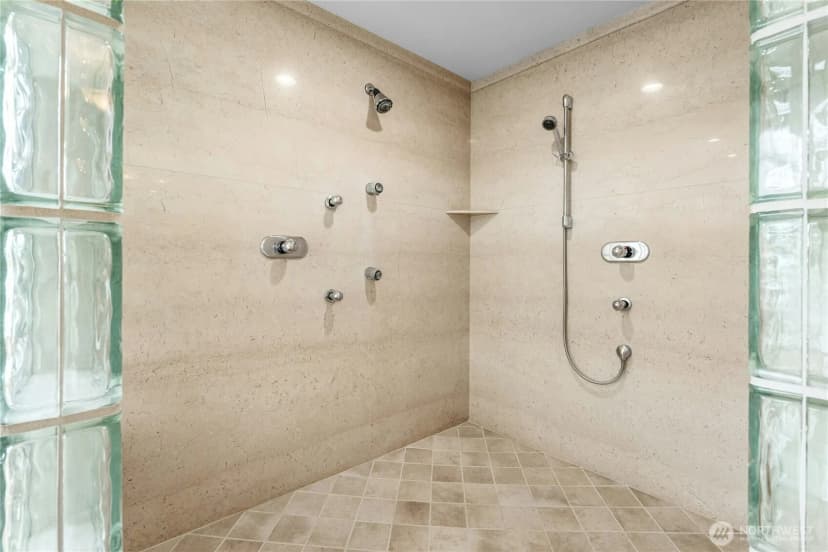 Property photo for 20005 Ne 42nd Street, Sammamish photo 24