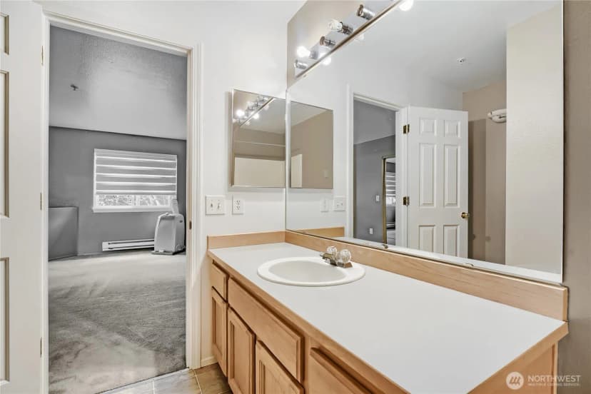 Property photo for 6711 S 239th Place #n102, Kent photo 22
