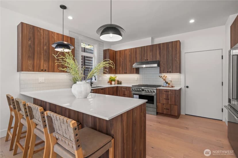 Property photo for 3026 Ne 95th Street, Seattle photo 14