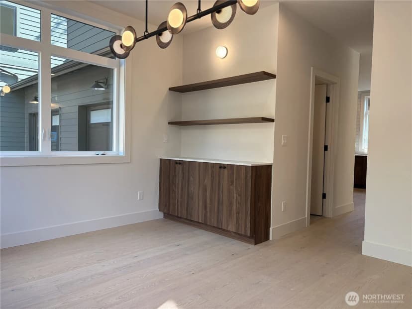 Property photo for 3026 Ne 95th Street, Seattle photo 6