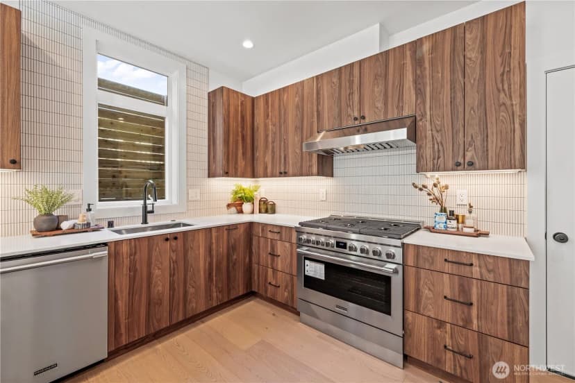 Property photo for 3026 Ne 95th Street, Seattle photo 15