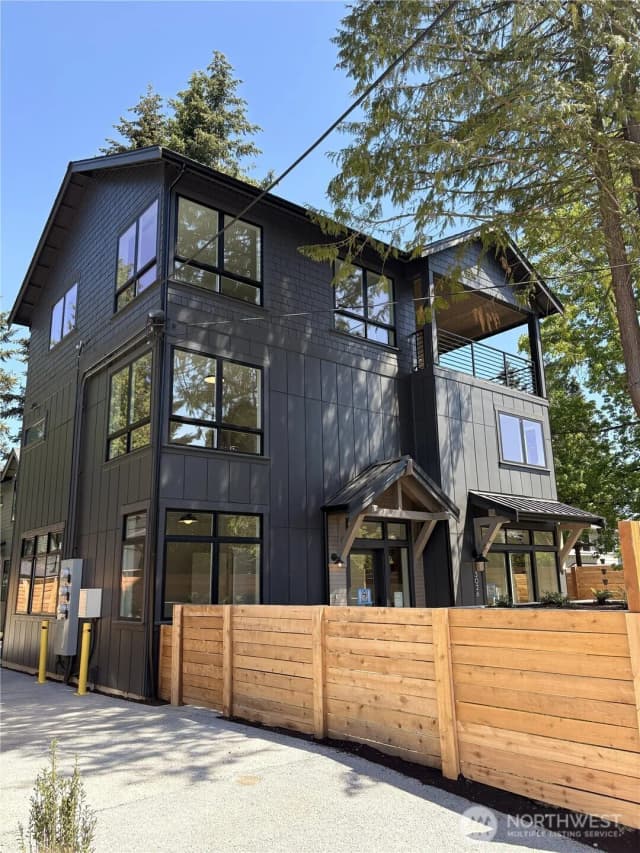 Property photo for 3026 Ne 95th Street, Seattle