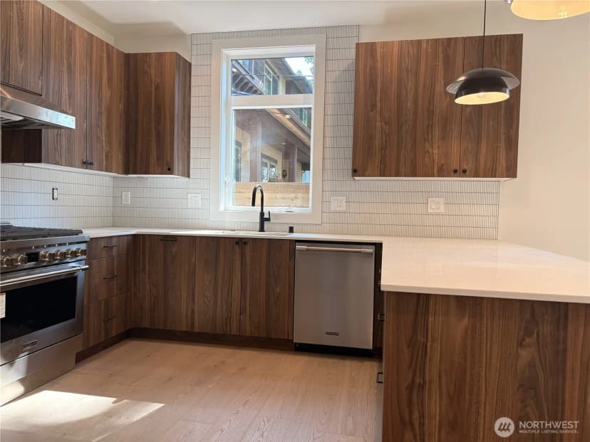 Property photo for 3026 Ne 95th Street, Seattle photo 17