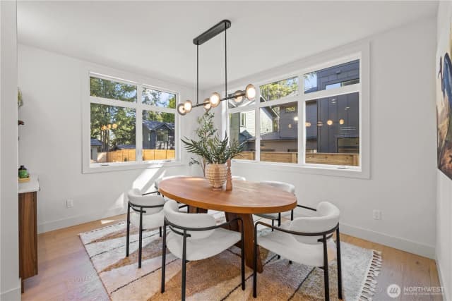 Property photo for 3026 Ne 95th Street, Seattle photo 4