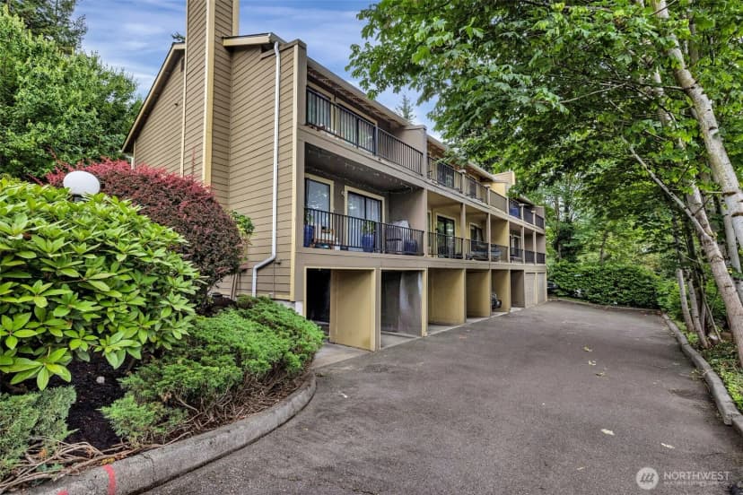 Property photo for 11701 100th Avenue Ne #4, Kirkland photo 26