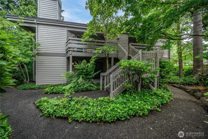 Property photo for 1300 Bellevue Way Ne #2, Bellevue