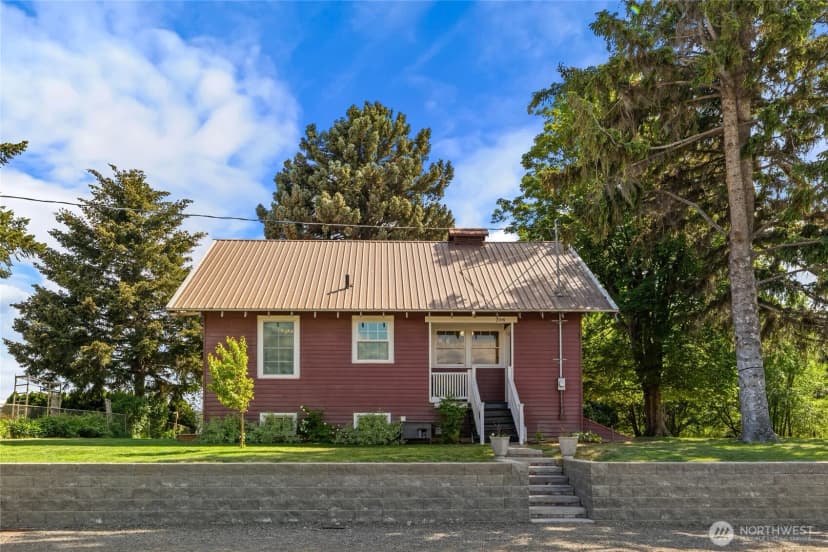 Property photo for 208 Railroad Avenue, Kittitas photo 2