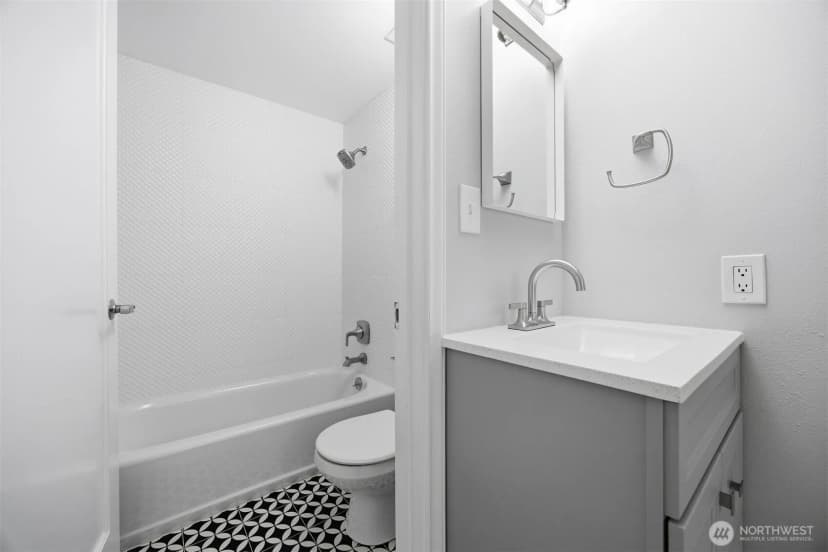 Property photo for 1201 11th Street #303, Bellingham photo 17