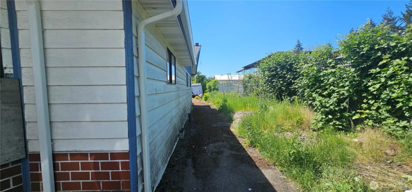Property photo for 9722 South Tacoma Way, Lakewood photo 3
