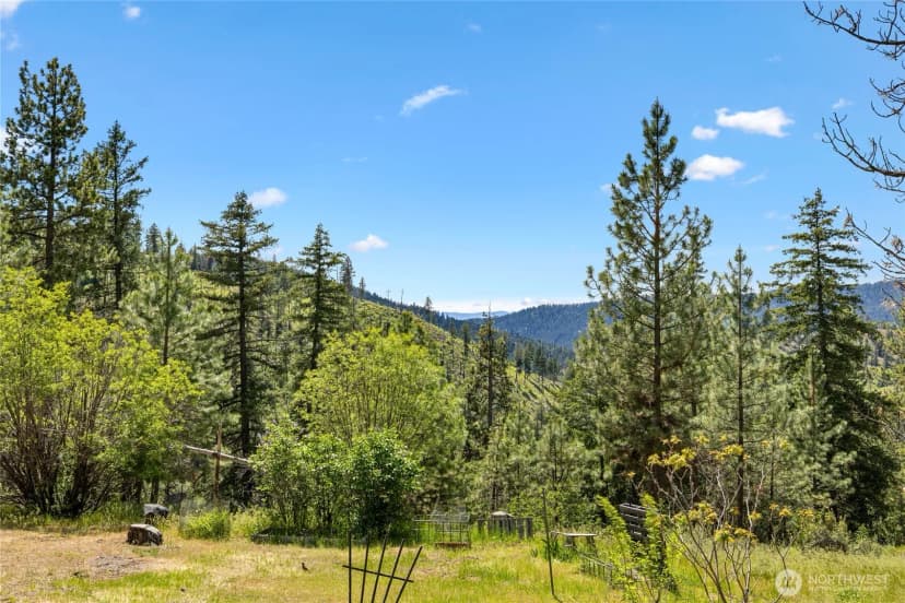 Property photo for 502 Harkness Road, Cle Elum photo 4