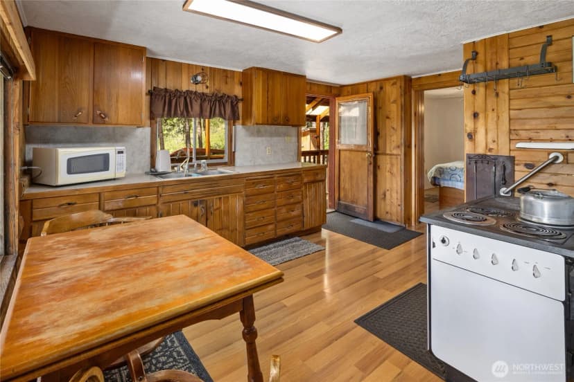 Property photo for 502 Harkness Road, Cle Elum photo 6