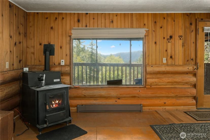 Property photo for 502 Harkness Road, Cle Elum photo 9