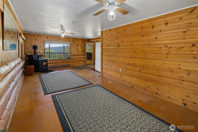 Property photo for 502 Harkness Road, Cle Elum photo 11