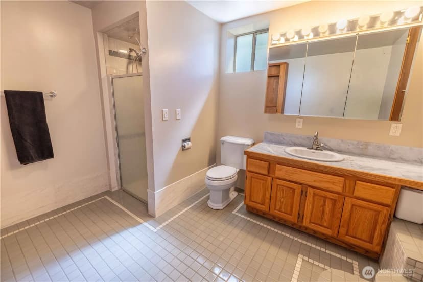 Property photo for 100 Airport Road, Omak photo 18