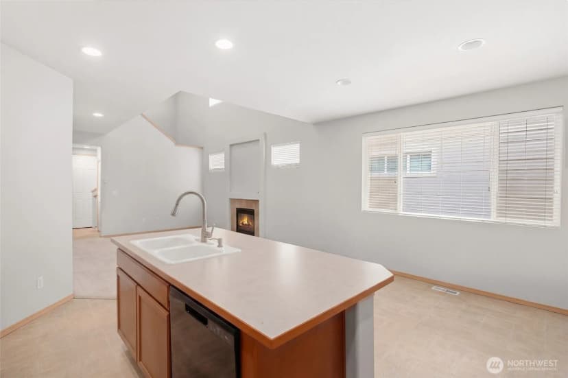 Property photo for 5427 Boardwalk Street Se, Lacey photo 7