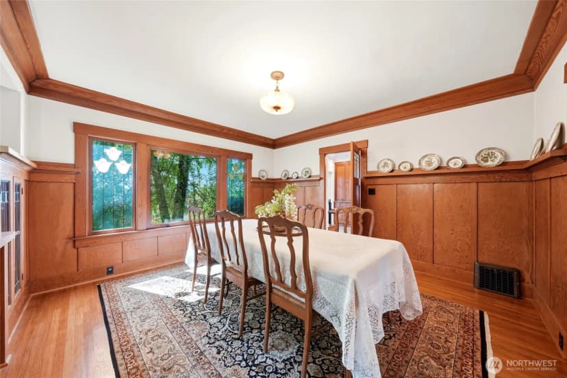 Property photo for 1519 1st Avenue N, Seattle photo 9