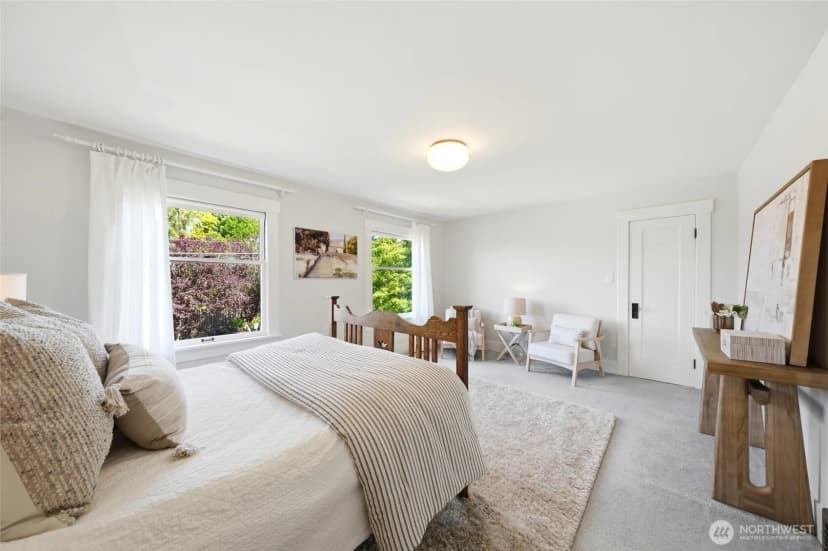 Property photo for 1519 1st Avenue N, Seattle photo 16