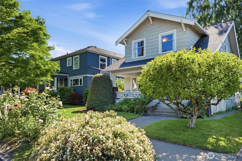 Property photo for 1519 1st Avenue N, Seattle photo 2