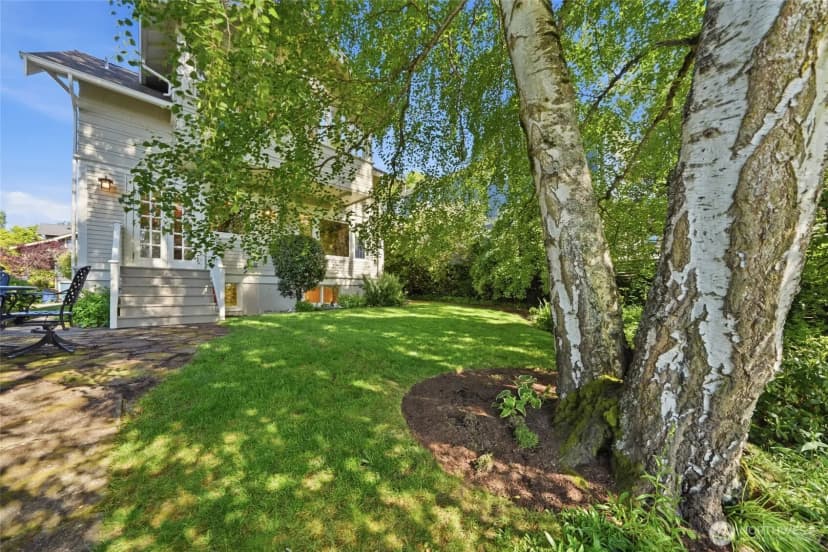 Property photo for 1519 1st Avenue N, Seattle photo 30