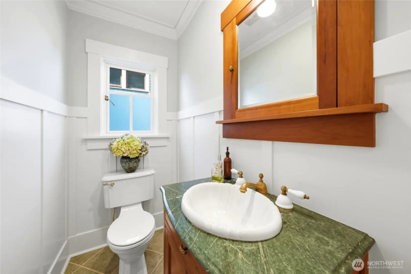 Property photo for 1519 1st Avenue N, Seattle photo 15
