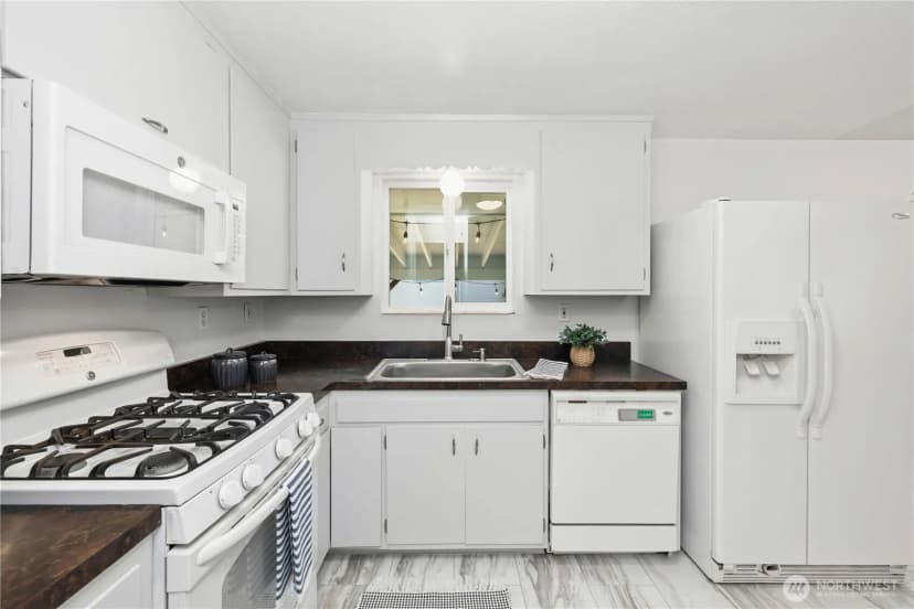 Property photo for 17023 113th Avenue Se, Renton photo 11